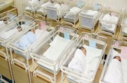 nouveaux-nés, bébés dans un hôpital