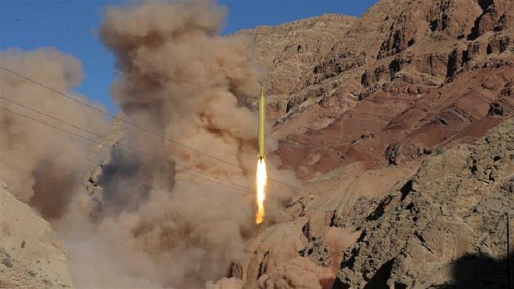 Le missile iranien Zoulfiqar tiré contre un QG de Daesh dans la ville Al-Mayadine