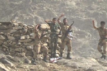 Des combattants de l'armée yéménite et d'Ansarullah