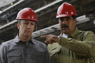 Le ministre de pétrole Tareck al-Aissami avec le président Hugo Chavez