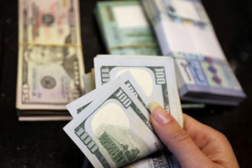 Le taux de change atteignant un plus bas historique à plus de 4.000 livres pour un dollar