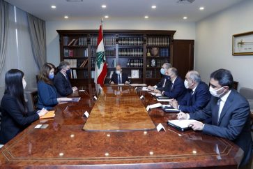Le président Michel Aoun, a reçu mercredi à Baabda, le médiateur en chef américain du processus de négociations sur le tracé des frontières maritimes, l’ambassadeur John Desrocher et l’ambassadrice des Etats-Unis, Dorothy Shea.