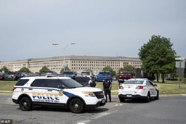 Un officier de police est décédé après avoir été poignardé à l'extérieur du Pentagone.
