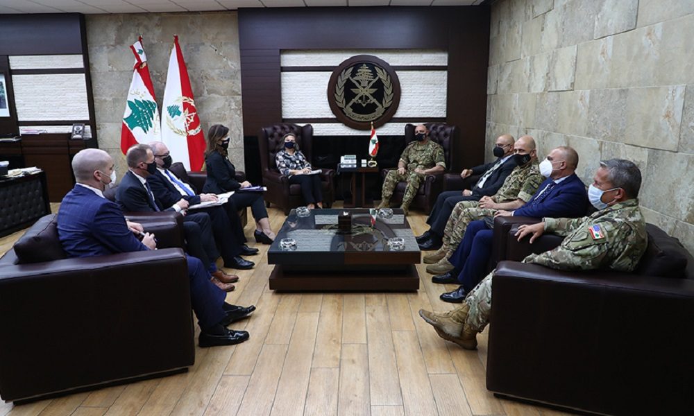 Entre les deux versions de l'armée libanaise, son commandement avait rencontré la vice-secrétaire d'état américaine