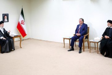 Le président du Tadjikistan, Emomali Rahmon, reçu le lundi 30 mai 2022 par le Leader de la Révolution islamique, l'Ayatollah Ali Khamenei. ©Leader.ir