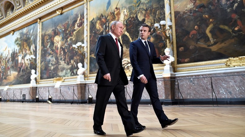 Les présidents Poutine et Macron