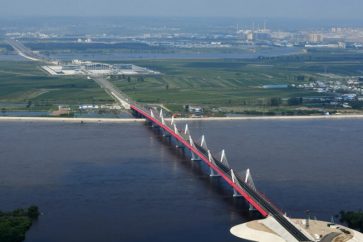 Pont routier reliant la ville de Heihe à Blagovechtchensk.