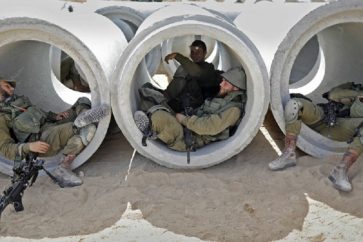 Des soldats israéliens dormant dans une base militaire (Archives)