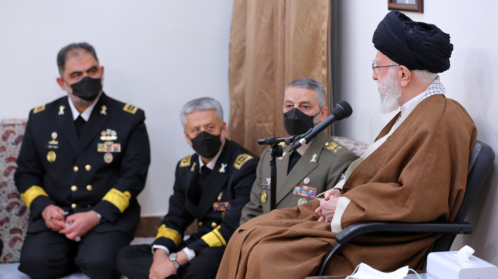 Le Leader de la Révolution islamique a rencontré les commandants de la Force navale de l'armée de la RII, le lundi 28 novembre 2022. ©khamenei.ir