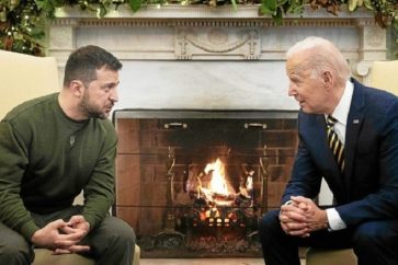 Le président ukrainien Vladimir Zelensky reçu par son homologue US Joe Biden, à la Maison Blanche le 21 décembre 2022.