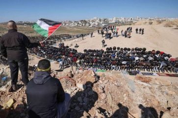 Des dizaines de Palestiniens, pour la plupart étouffés, lors d'affrontements avec les forces d'occupation israéliennes et les colons dans plusieurs zones de la Cisjordanie, le 20 janvier 2022.