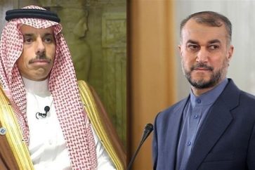 Les chefs de la diplomatie saoudien et iranien Fayçal ben Farhane et Hossein Amir Abdollahian