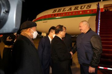 Loukachenko est arrivé en Chine pour une visite de trois jours.