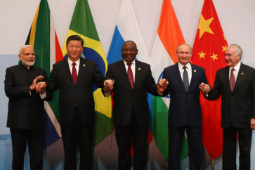 Les cinq (Brésil, Russie, Inde, Chine, Afrique du Sud) sont en effet de gros exportateurs de matières premières.