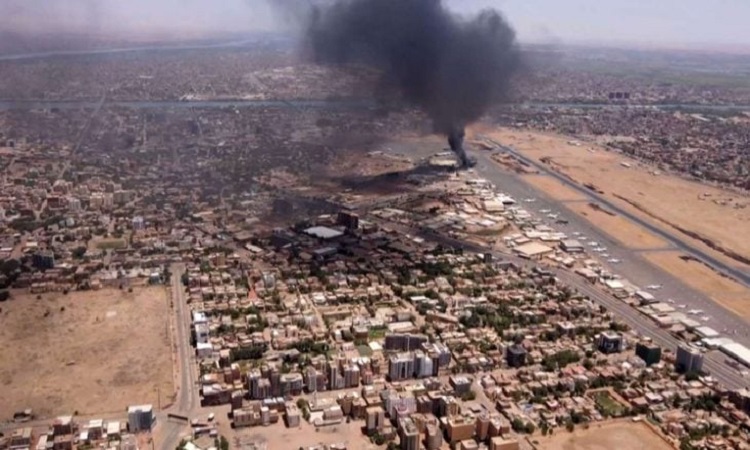 Des tirs et raids aériens ont secoué la capitale Khartoum