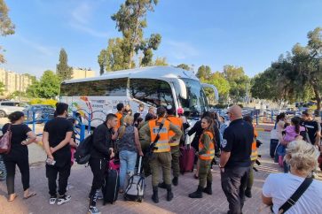 Evacuation des colons israéliens des colonies de l'enveloppe de Gaza