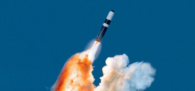 Tir d'un missile balistique américain Trident (illustration)