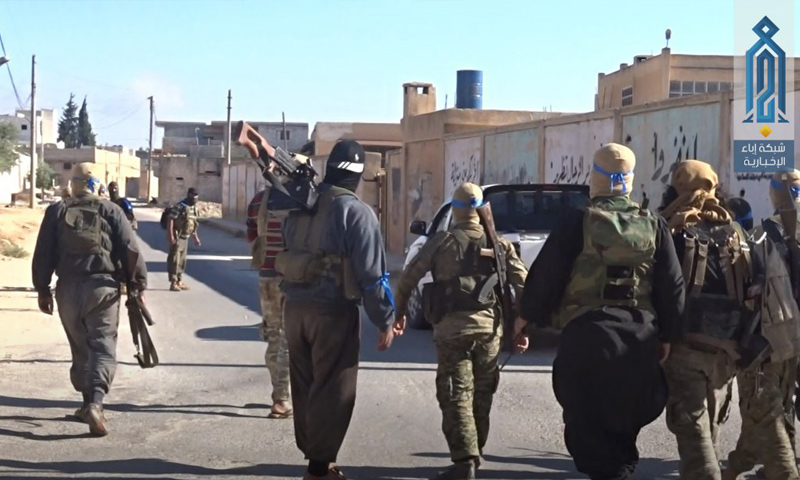 Des miliciens de HTC à Jisr al-Choghour dans la province d'Idleb