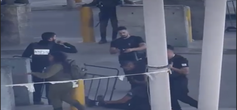 <a href="https://french.almanartv.com.lb/2700183">Opération à la voiture bélier à Qalandia. Incursions et arrestations en Cisjordanie occupée. (Vidéos)</a>