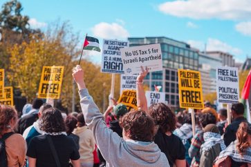 Rassemblement devant la Maison Blanche à Washington DC en soutien à la résistance palestinienne devant le régime d'Israël durant la nouvelle et actuelle guerre Israël-Gaza, octobre 2023. ©Wikipédia