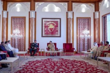Rencontre du roi de Bahreïn, Hamad ben Issa Al-Khalifa, avec le chef du commandement central américain, le général Michael Kurilla, à Manama